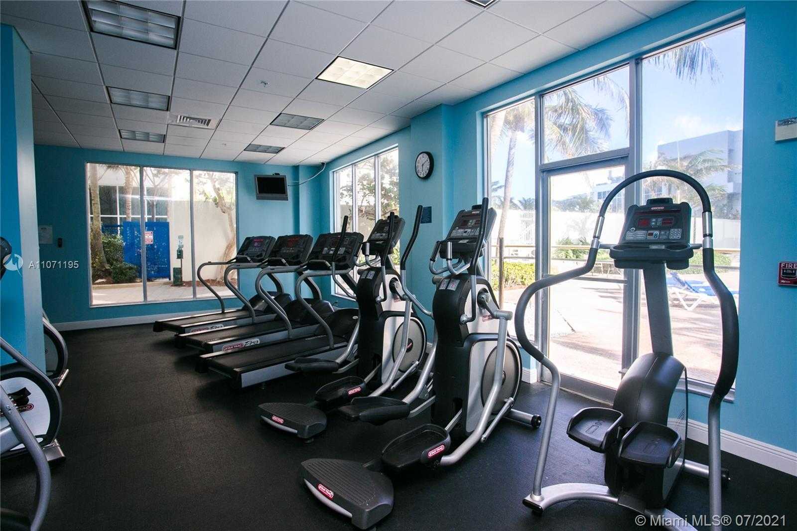 Small Image of 4001 SOUTH OCEAN DR #PH1, Hollywood Number 47
