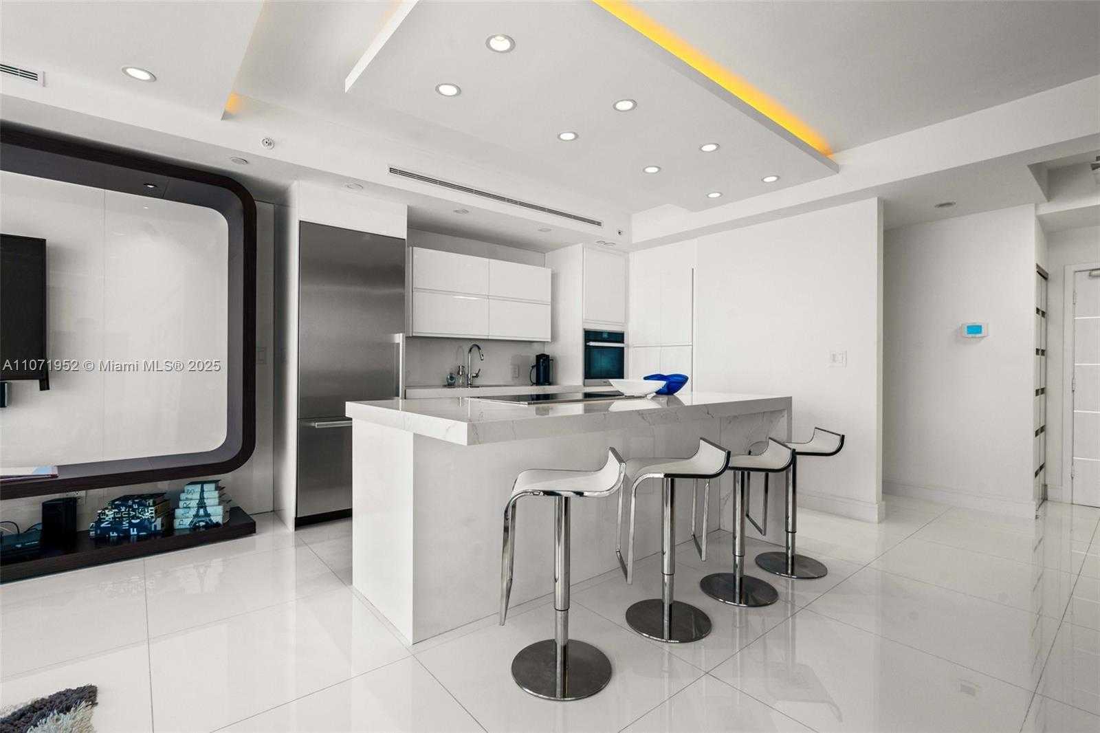 Small Image of 100 LINCOLN RD #PH6, Miami Beach Number 10