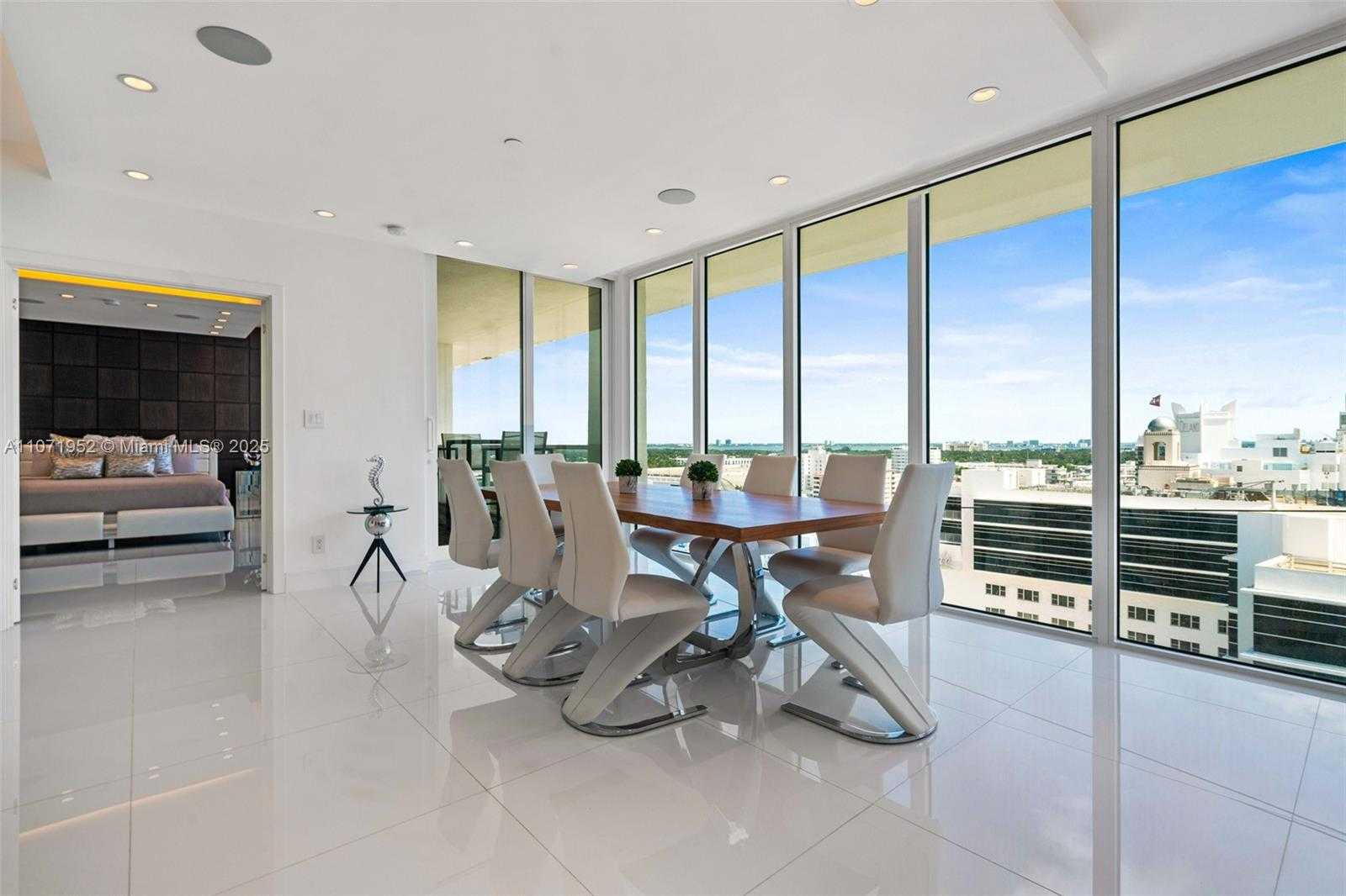 Small Image of 100 LINCOLN RD #PH6, Miami Beach Number 12