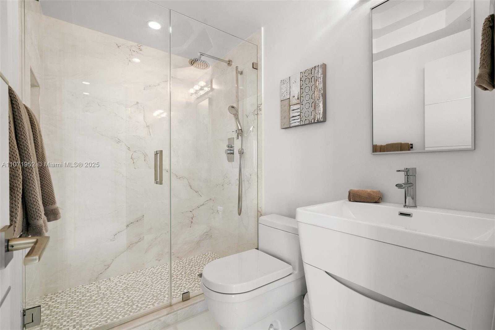 Small Image of 100 LINCOLN RD #PH6, Miami Beach Number 21