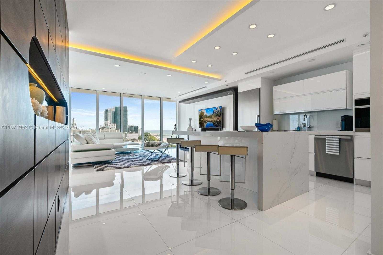 Small Image of 100 LINCOLN RD #PH6, Miami Beach Number 7