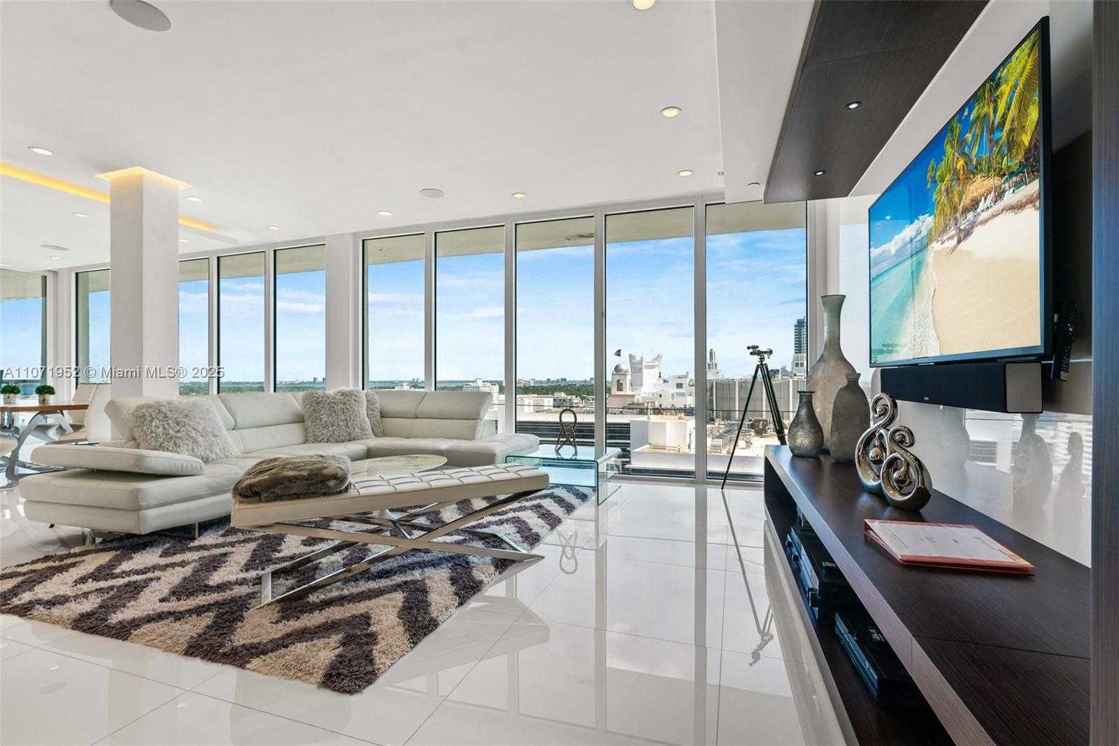 Small Image of 100 LINCOLN RD #PH6, Miami Beach Number 8