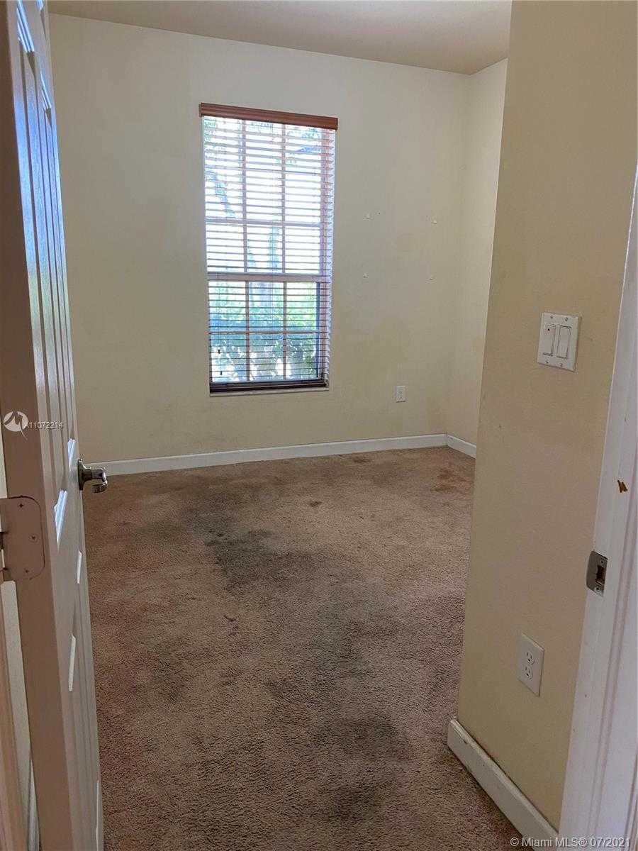 Small Image of 16731 SOUTH WEST 96TH ST, Miami Number 10