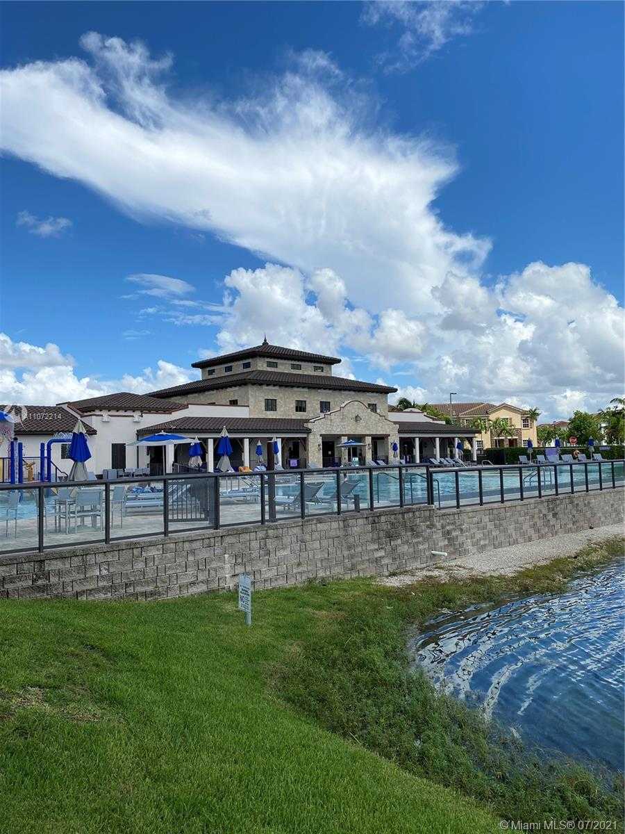 Small Image of 16731 SOUTH WEST 96TH ST, Miami Number 2