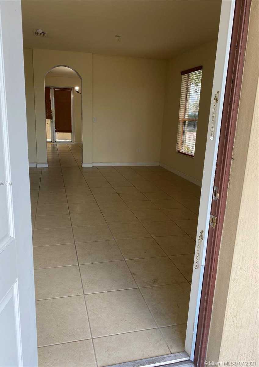 Small Image of 16731 SOUTH WEST 96TH ST, Miami Number 7