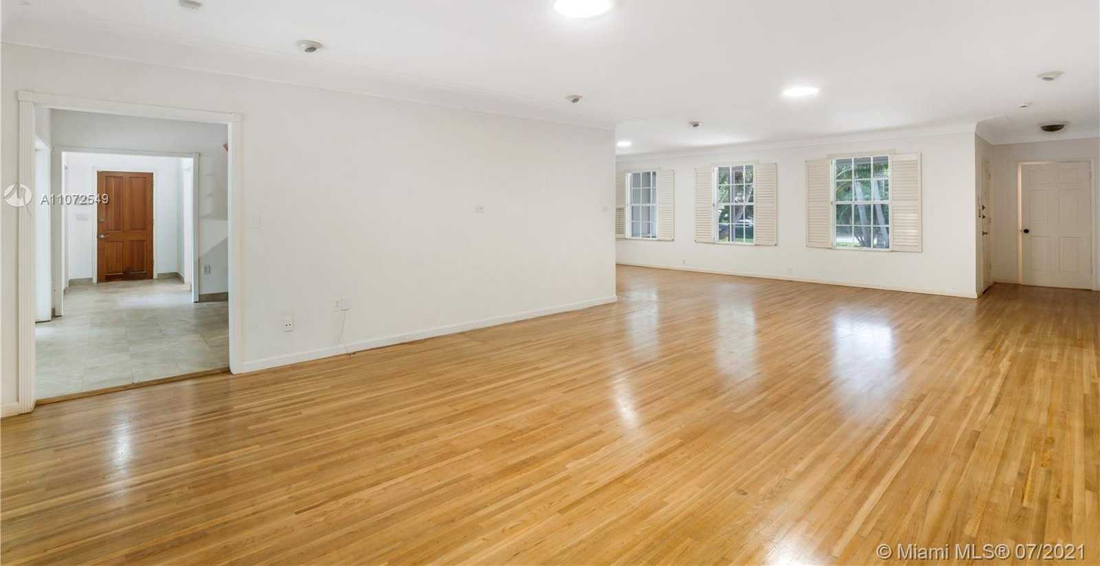 Small Image of 4756 BAY POINT RD, Miami Number 17