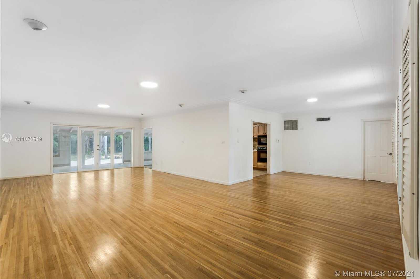 Small Image of 4756 BAY POINT RD, Miami Number 18