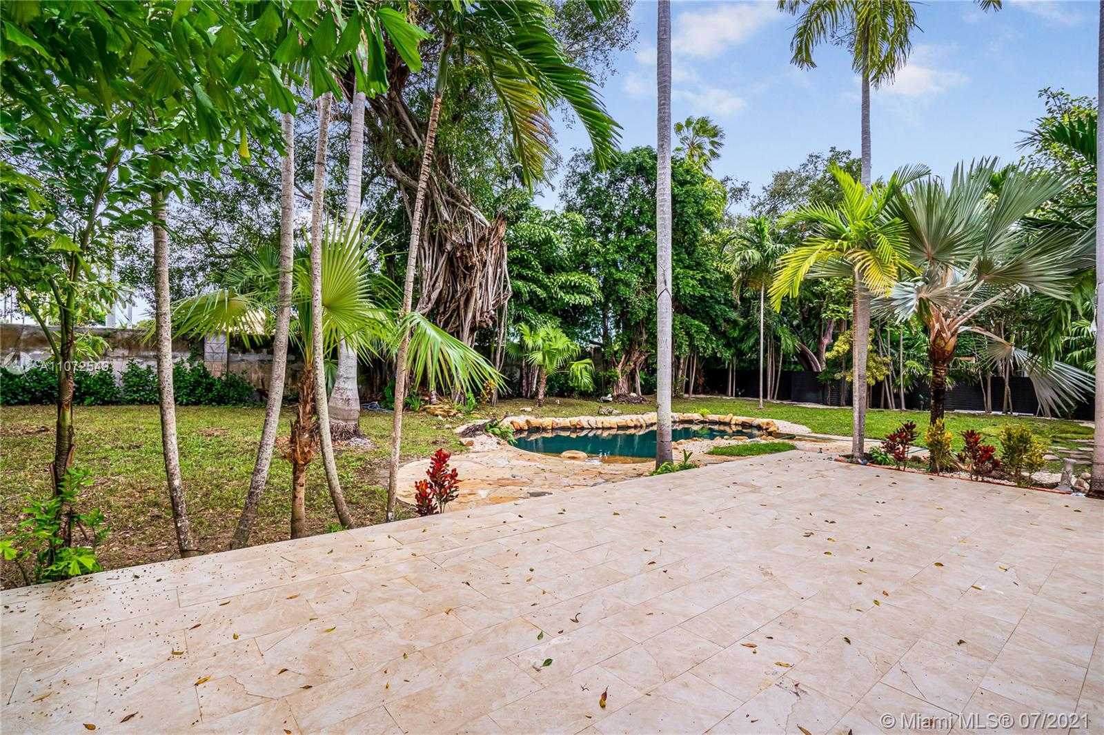 Small Image of 4756 BAY POINT RD, Miami Number 38