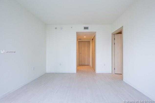Small Image of 1000 BRICKELL PLZ #4015, Miami Number 21