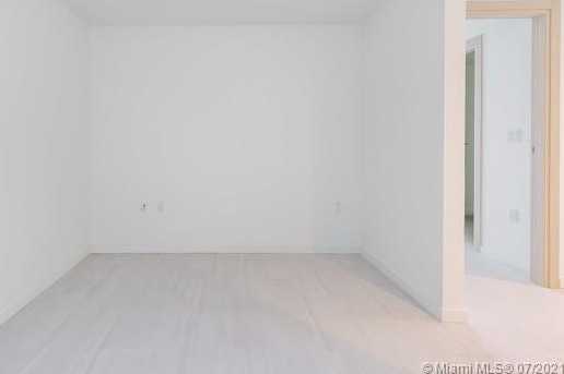 Small Image of 1000 BRICKELL PLZ #4015, Miami Number 25