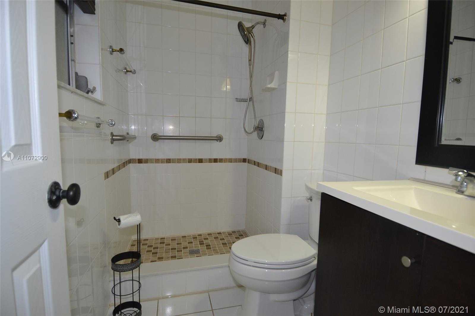 Small Image of 1245 SOUTH WEST 60TH CT, West Miami Number 17