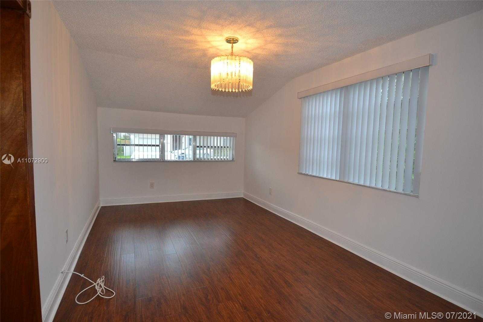 Small Image of 1245 SOUTH WEST 60TH CT, West Miami Number 8