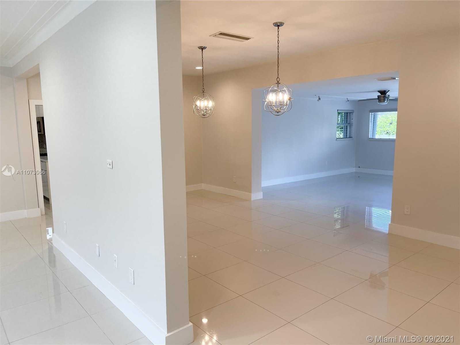 Small Image of 4555 NORTH JEFFERSON AVE, Miami Beach Number 12