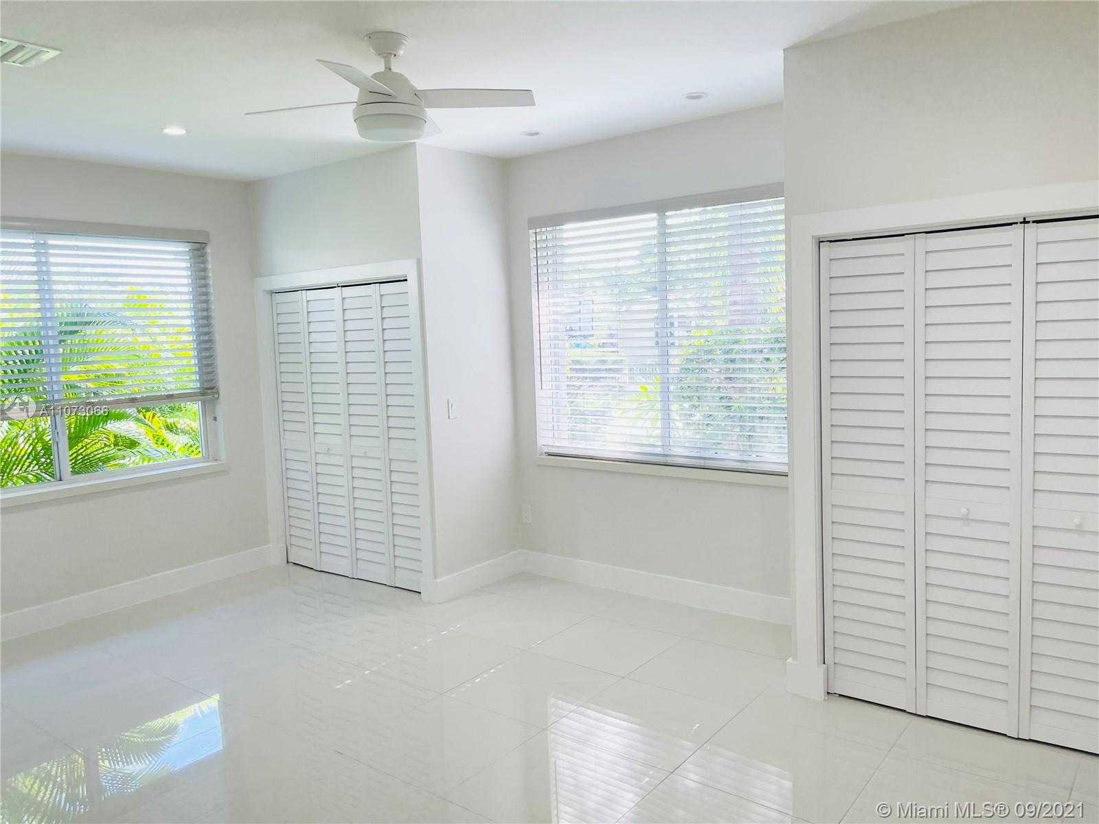 Small Image of 4555 NORTH JEFFERSON AVE, Miami Beach Number 14