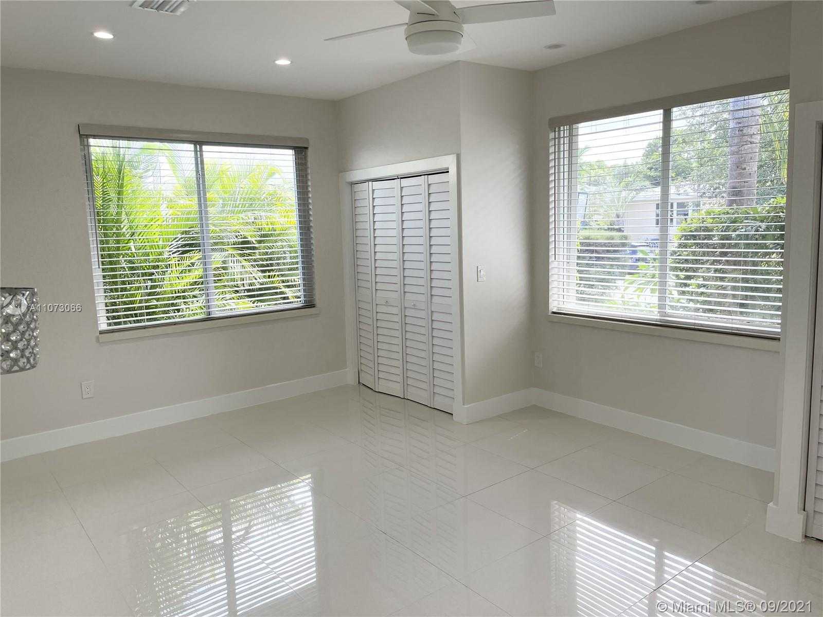 Small Image of 4555 NORTH JEFFERSON AVE, Miami Beach Number 16