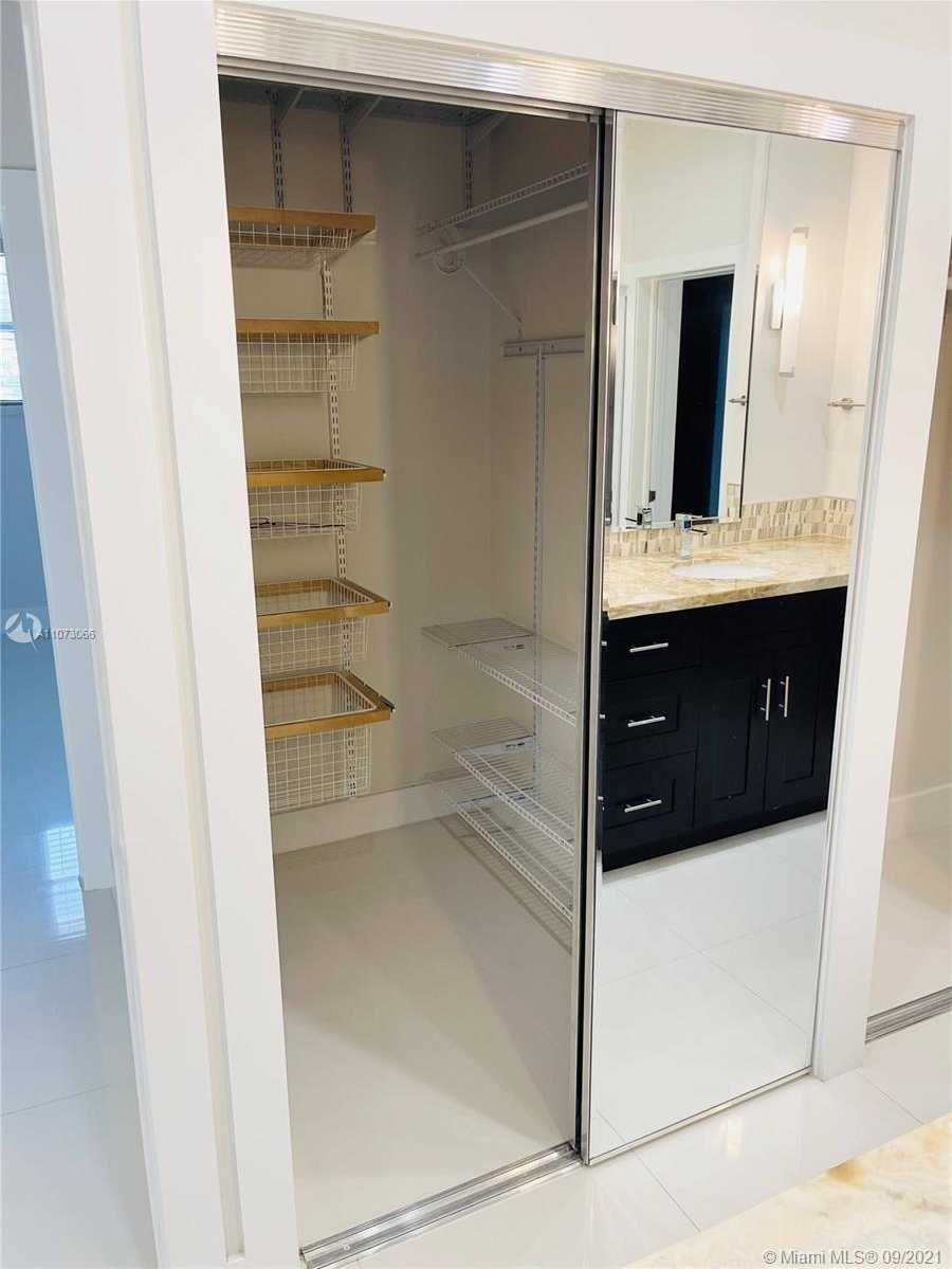 Small Image of 4555 NORTH JEFFERSON AVE, Miami Beach Number 18