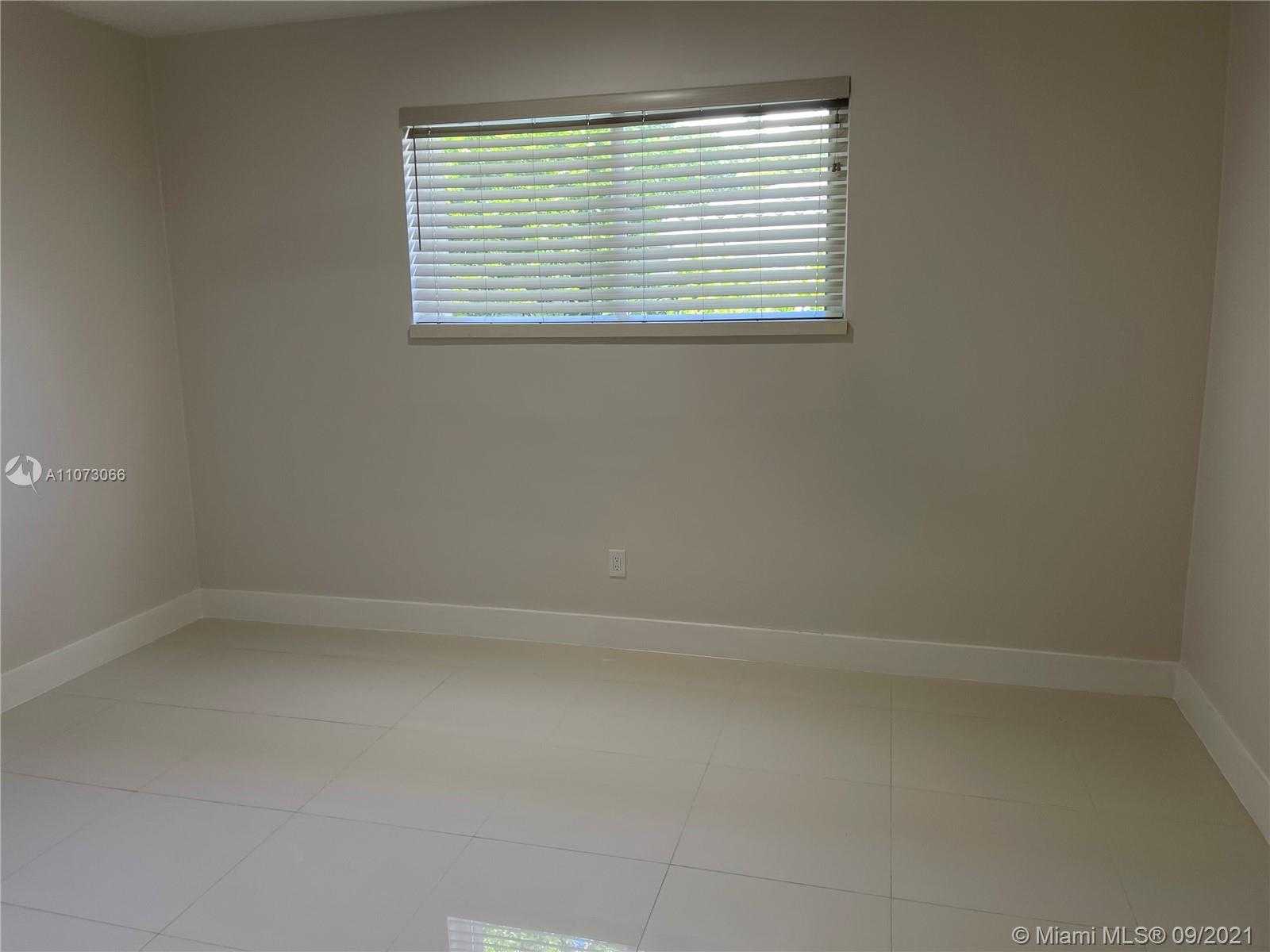 Small Image of 4555 NORTH JEFFERSON AVE, Miami Beach Number 21