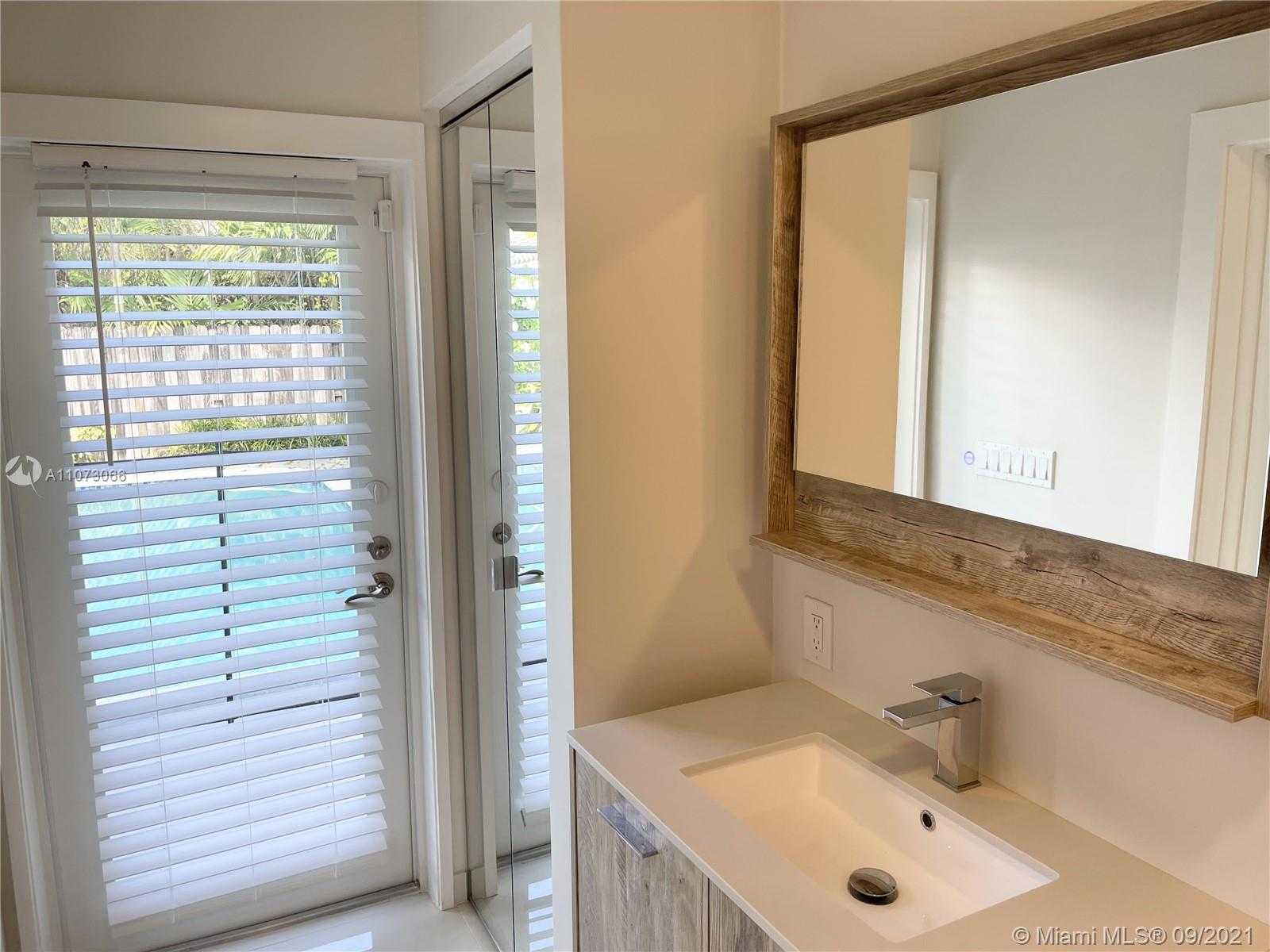 Small Image of 4555 NORTH JEFFERSON AVE, Miami Beach Number 34