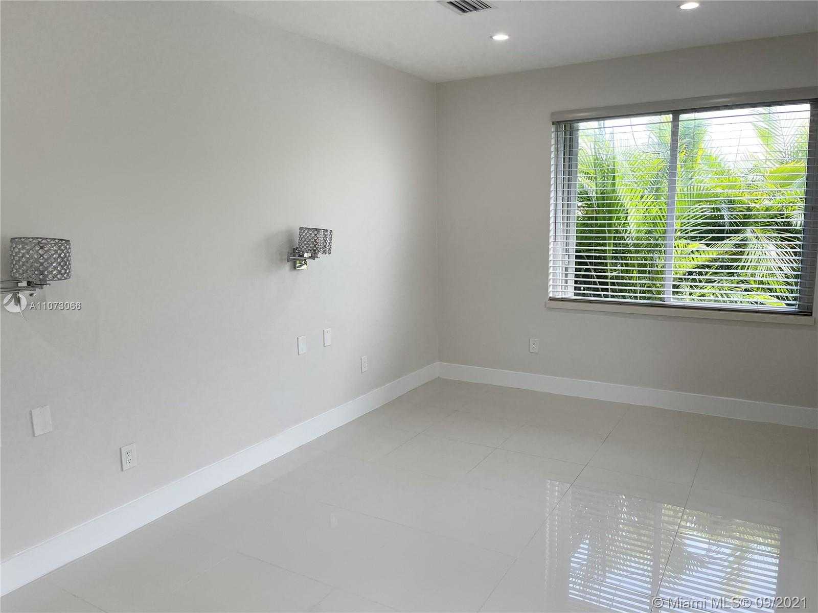 Small Image of 4555 NORTH JEFFERSON AVE, Miami Beach Number 38