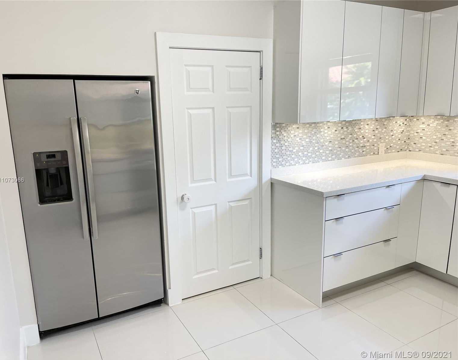 Small Image of 4555 NORTH JEFFERSON AVE, Miami Beach Number 4