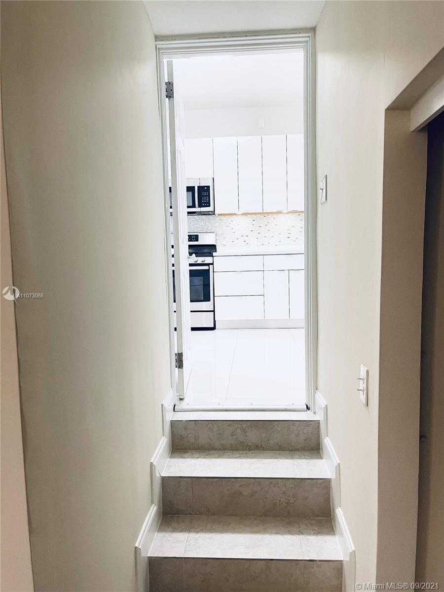 Small Image of 4555 NORTH JEFFERSON AVE, Miami Beach Number 44