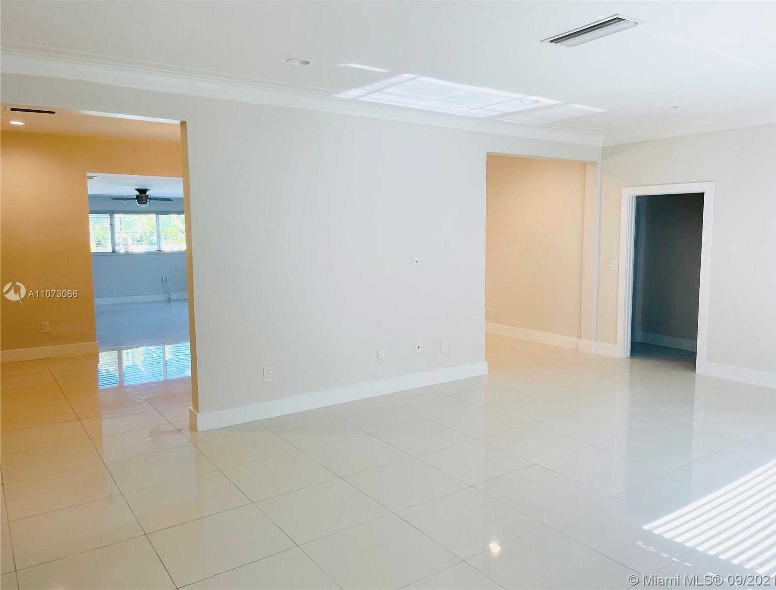 Small Image of 4555 NORTH JEFFERSON AVE, Miami Beach Number 7
