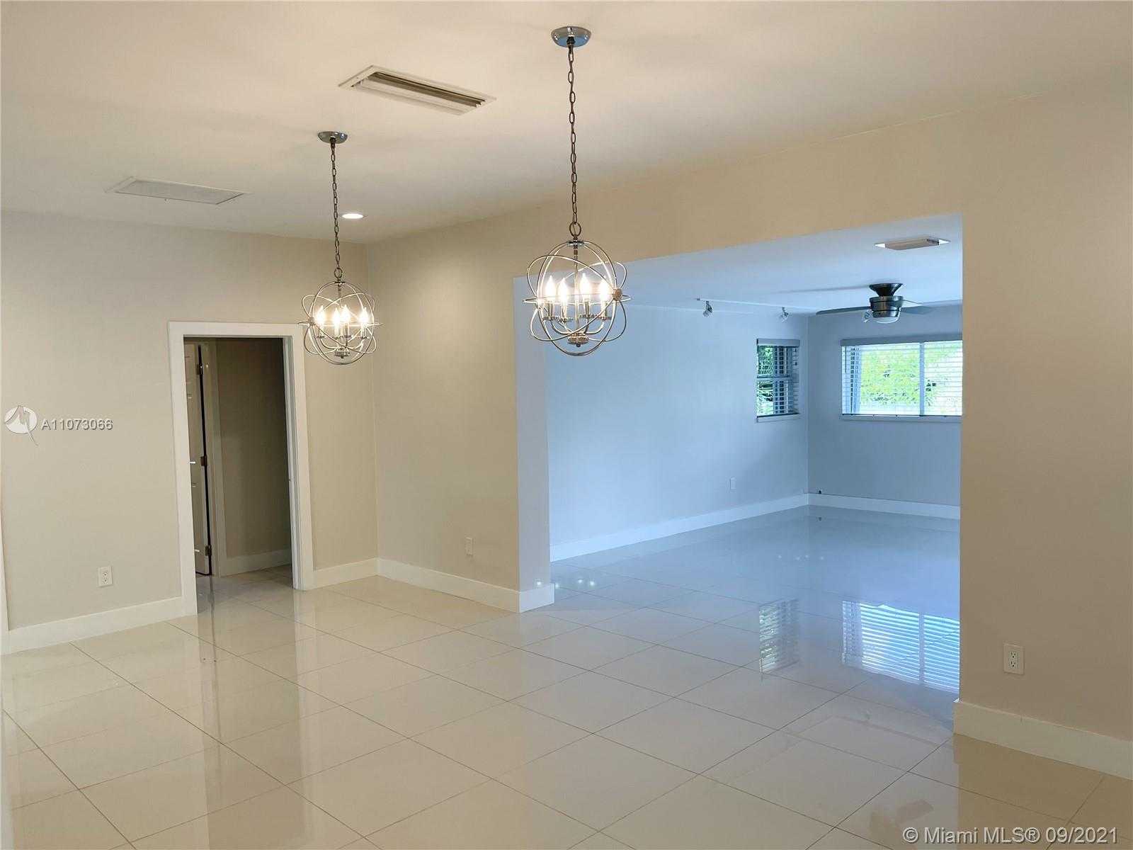 Small Image of 4555 NORTH JEFFERSON AVE, Miami Beach Number 8