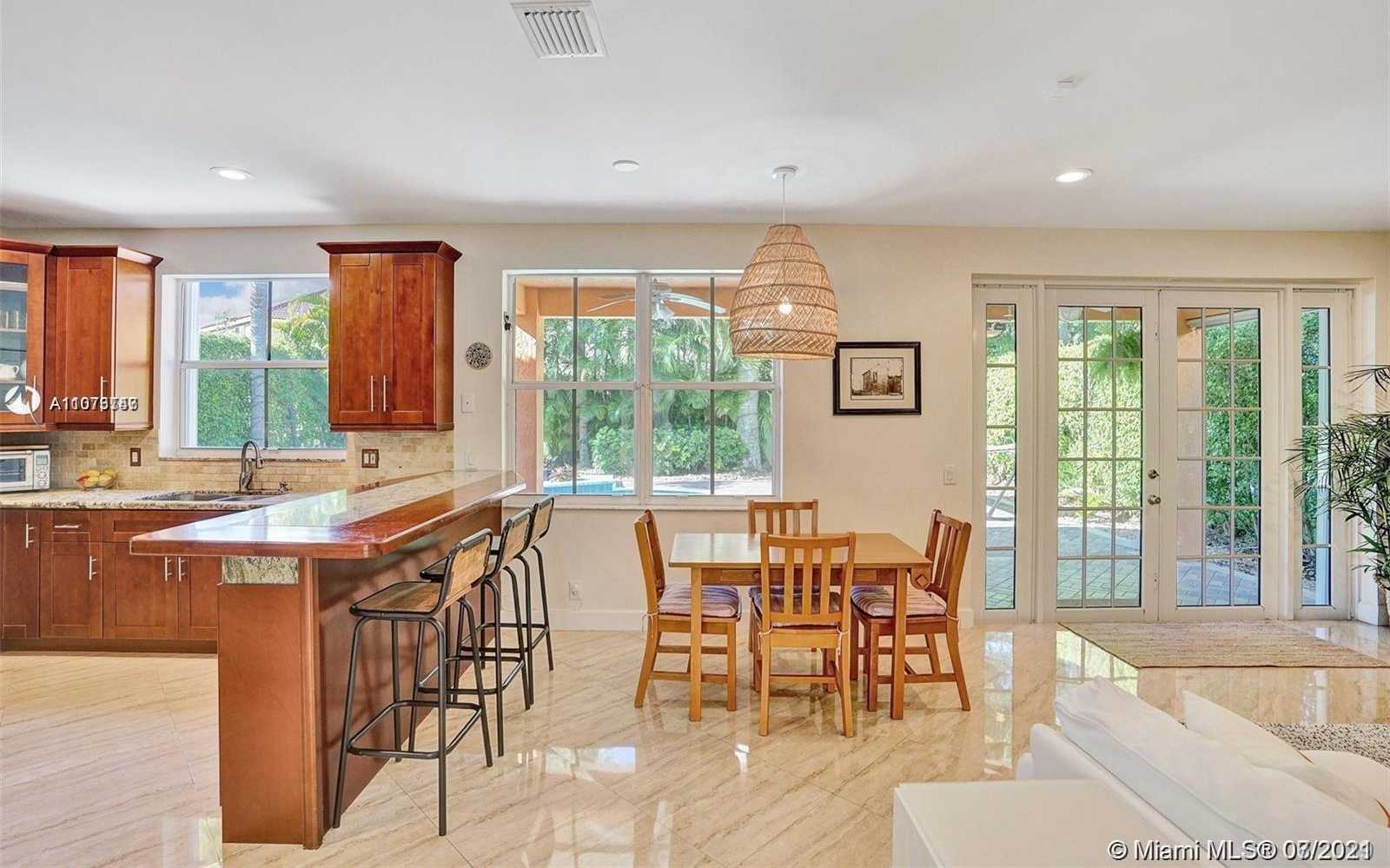Small Image of 1541 SANDPIPER CIR, Weston Number 12