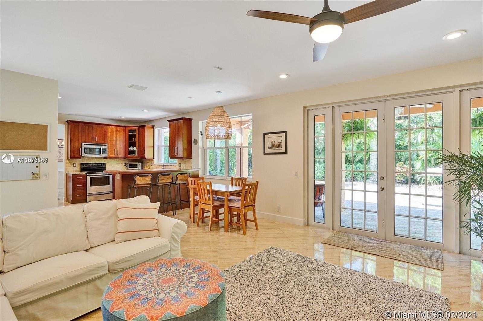 Small Image of 1541 SANDPIPER CIR, Weston Number 14