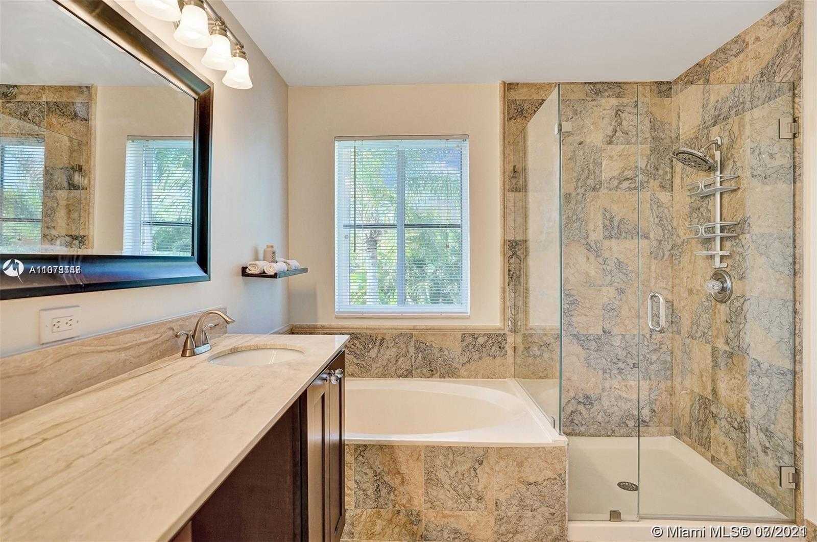 Small Image of 1541 SANDPIPER CIR, Weston Number 19
