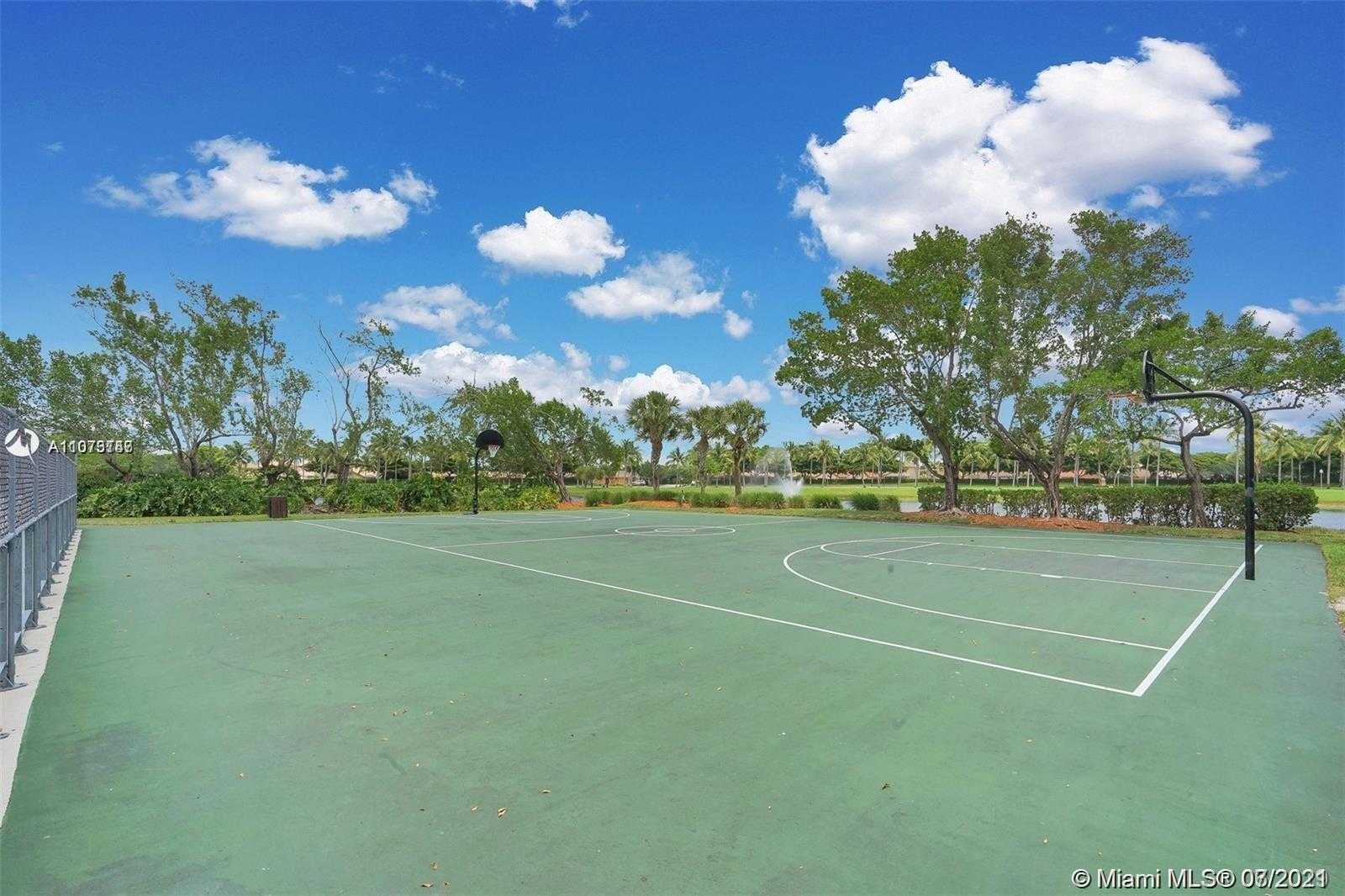 Small Image of 1541 SANDPIPER CIR, Weston Number 37
