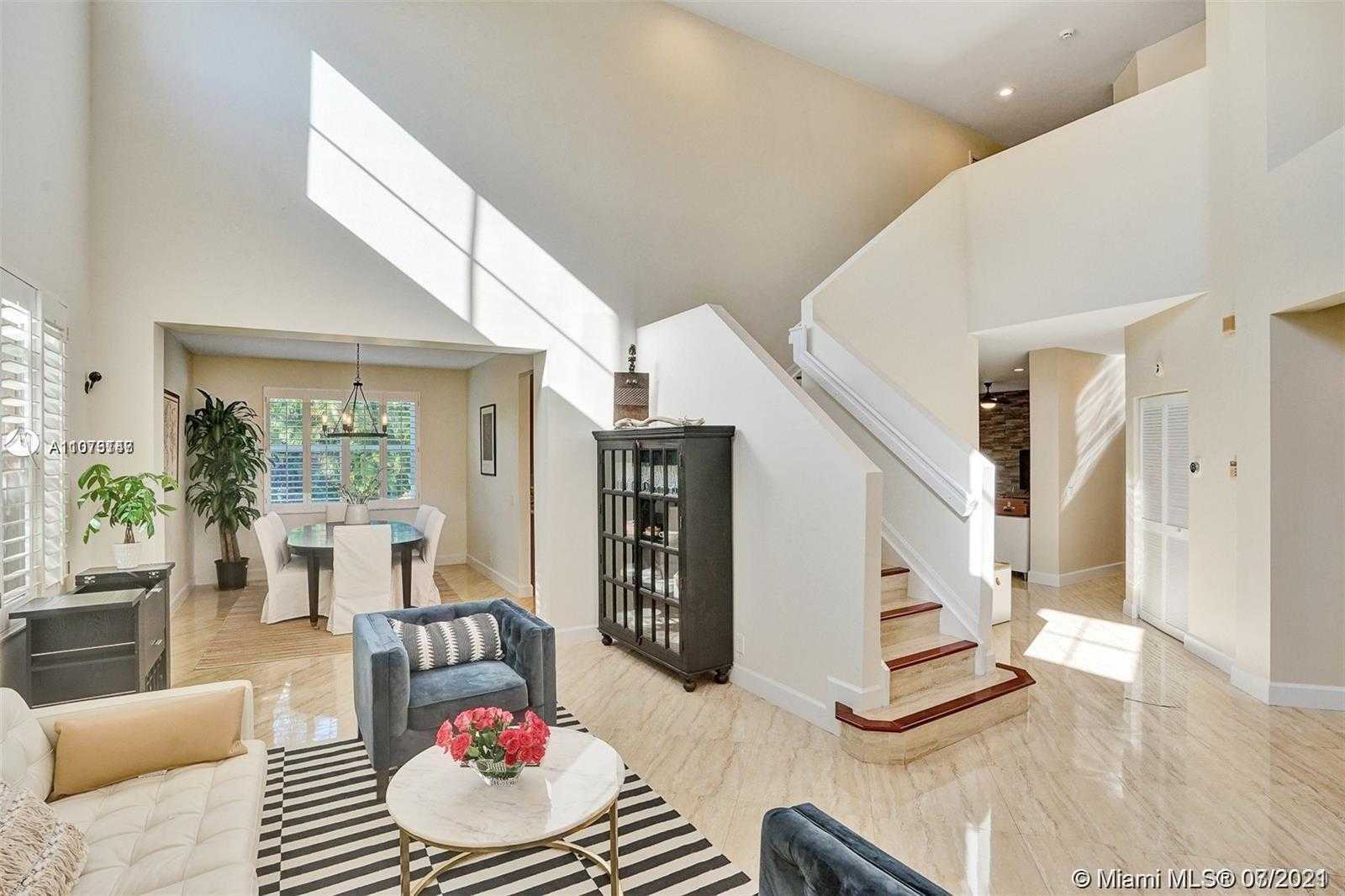 Small Image of 1541 SANDPIPER CIR, Weston Number 5