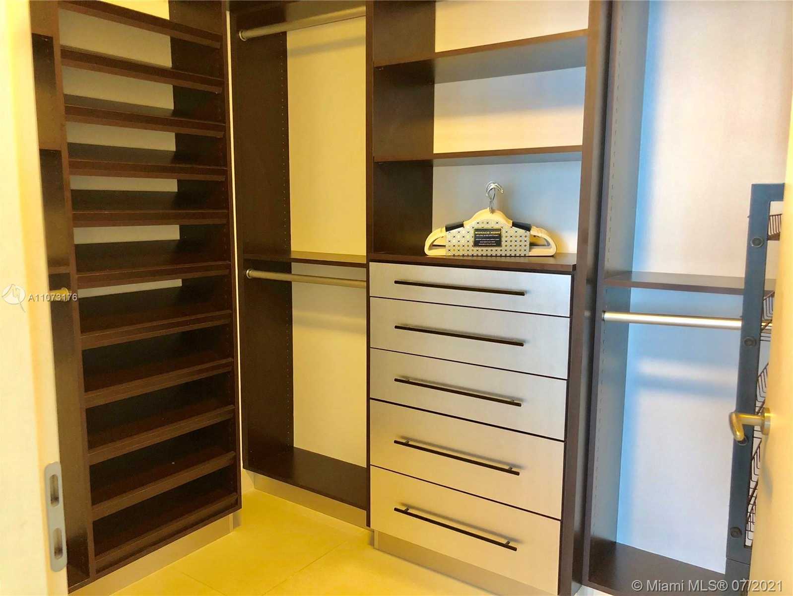 Small Image of 200 BISCAYNE BOULEVARD WAY #507, Miami Number 16