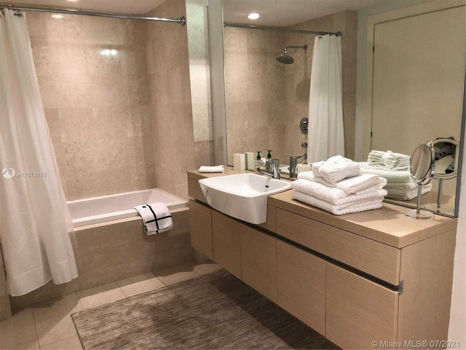 Small Image of 200 BISCAYNE BOULEVARD WAY #507, Miami Number 20