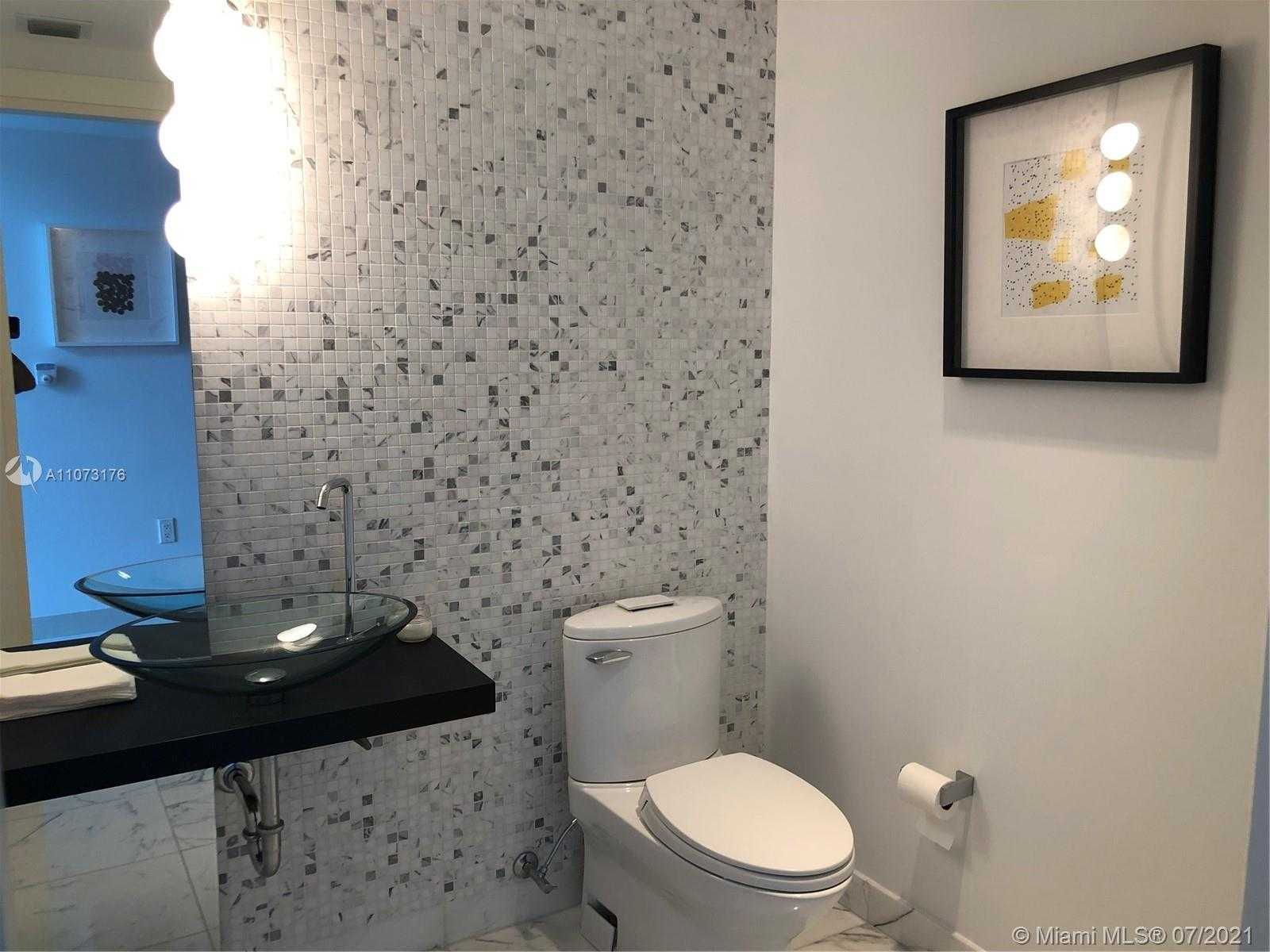 Small Image of 200 BISCAYNE BOULEVARD WAY #507, Miami Number 25