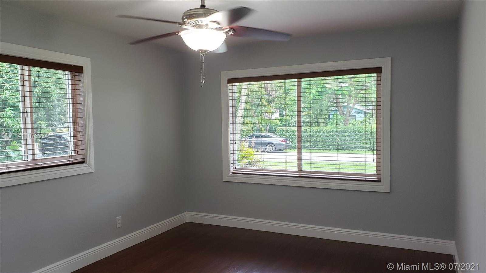 Small Image of 5847 SOUTH WEST 81 ST, Miami Number 11