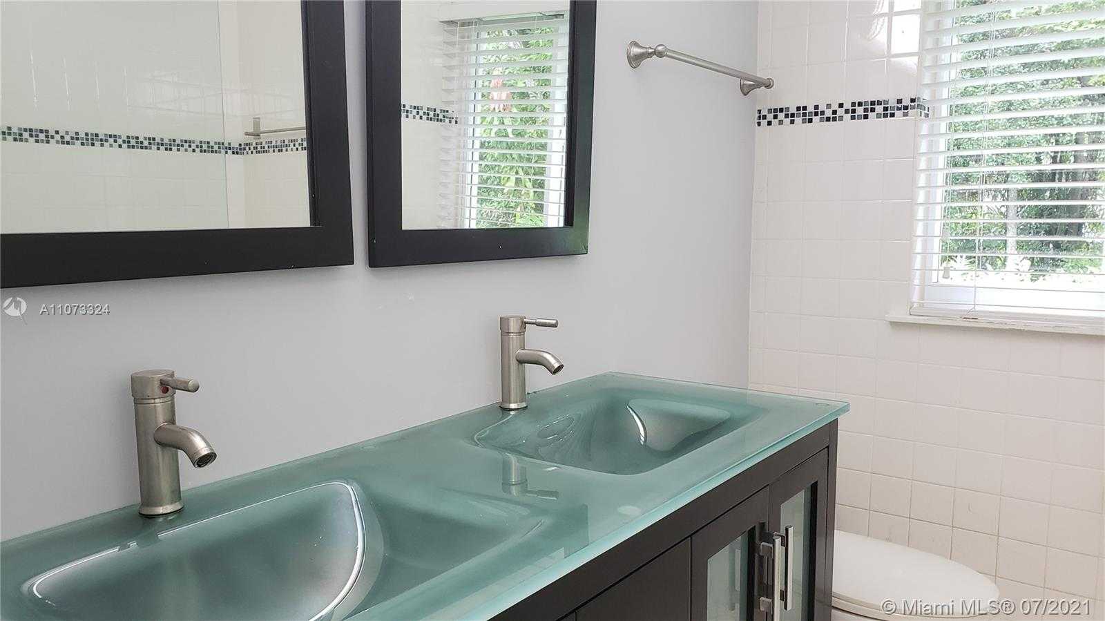Small Image of 5847 SOUTH WEST 81 ST, Miami Number 14