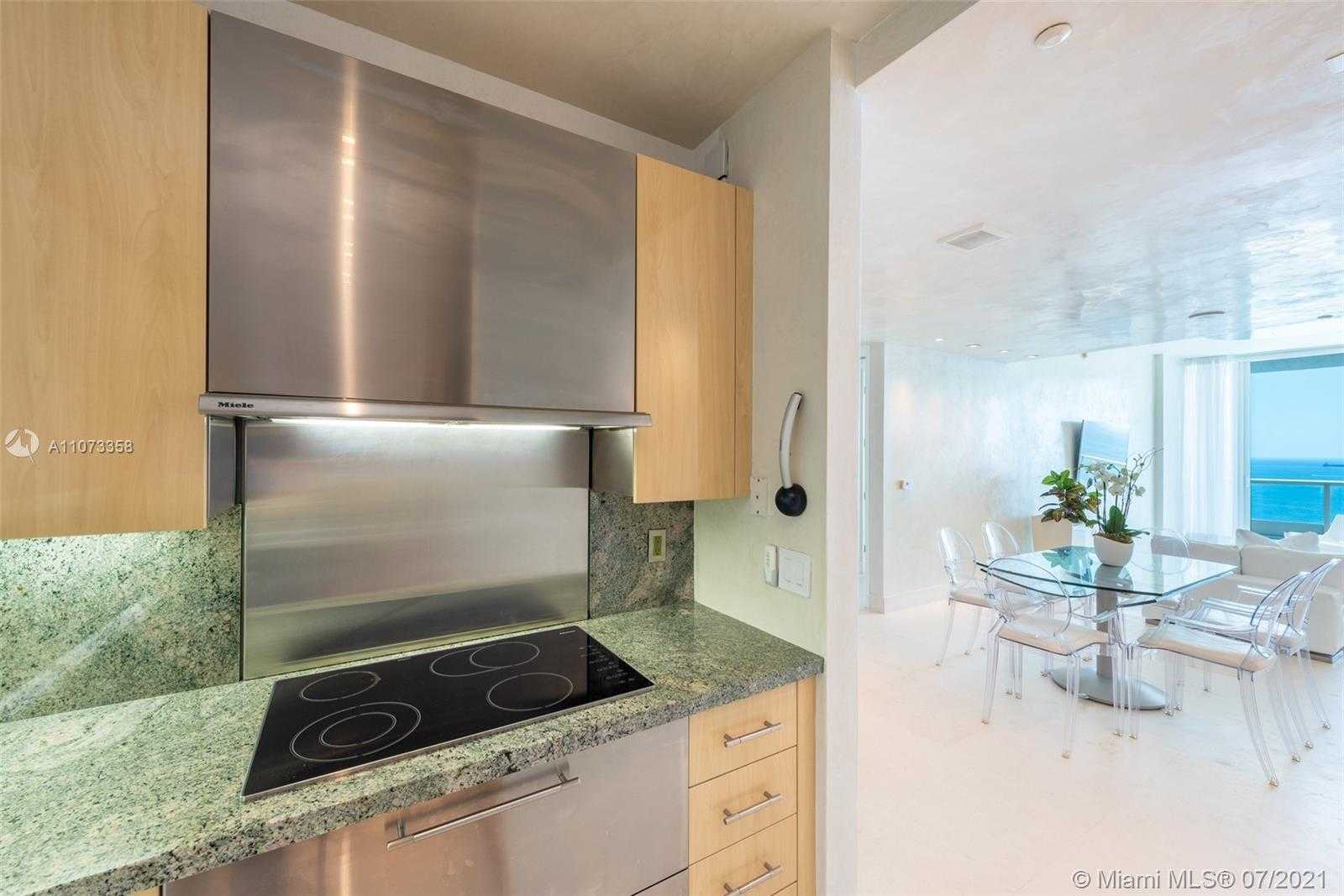 Small Image of 100 SOUTH POINTE DR #3006, Miami Beach Number 12