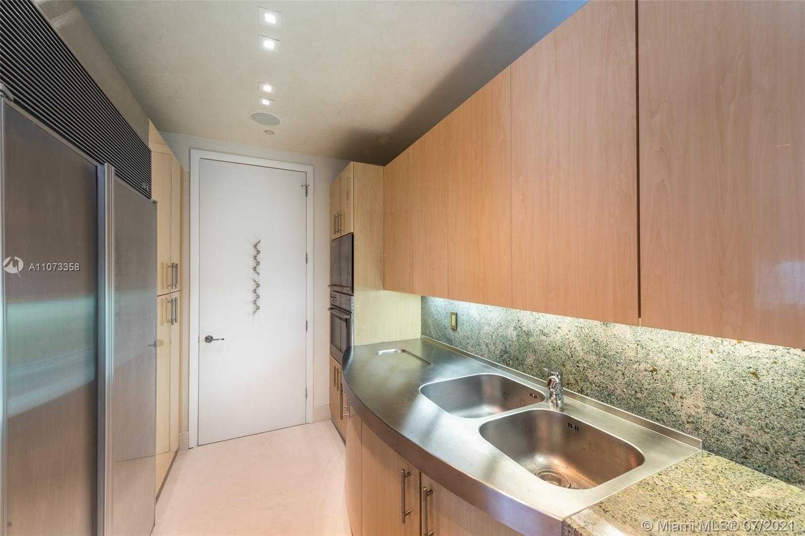 Small Image of 100 SOUTH POINTE DR #3006, Miami Beach Number 13
