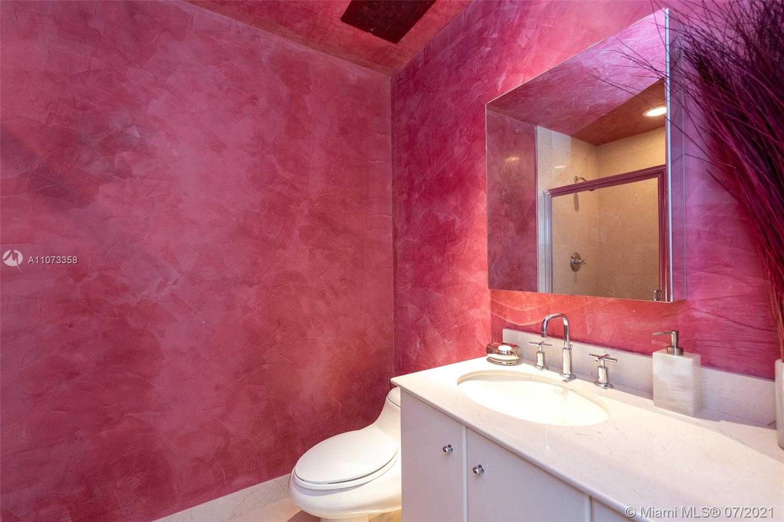 Small Image of 100 SOUTH POINTE DR #3006, Miami Beach Number 21