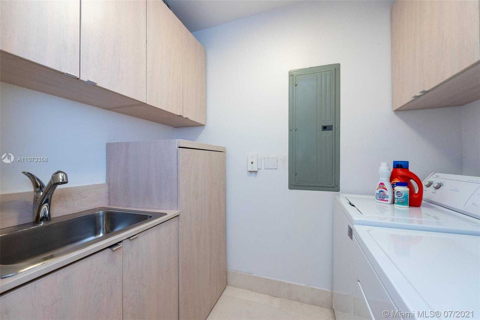 Small Image of 100 SOUTH POINTE DR #3006, Miami Beach Number 29