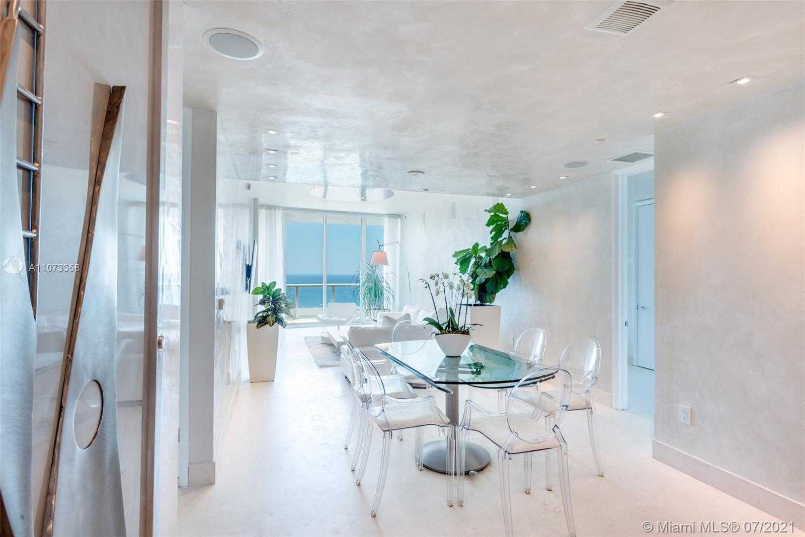 Small Image of 100 SOUTH POINTE DR #3006, Miami Beach Number 4