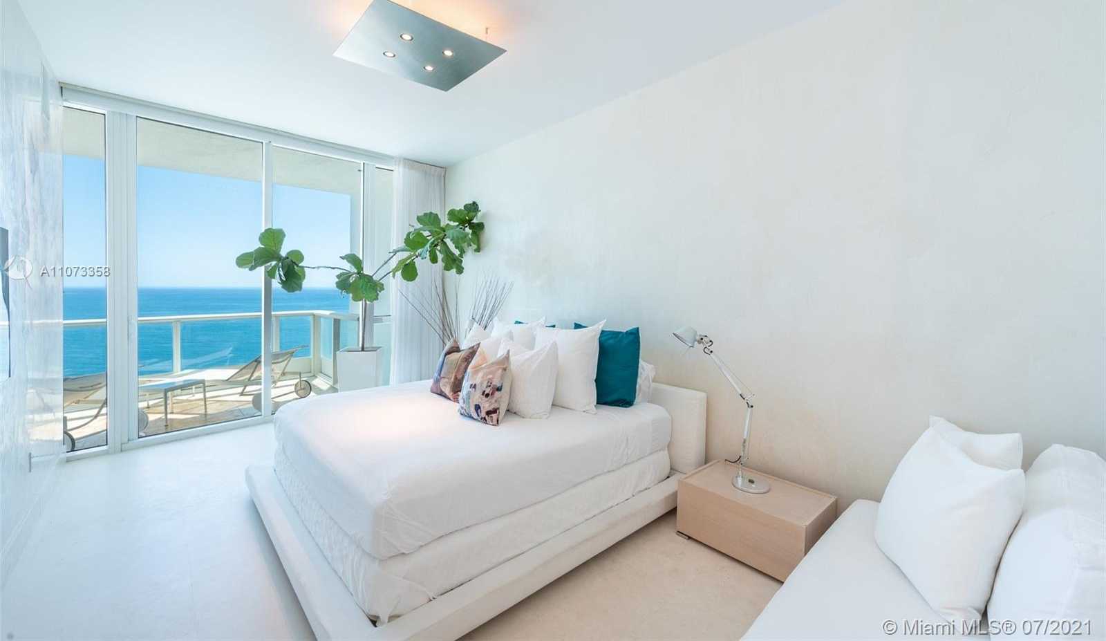 Small Image of 100 SOUTH POINTE DR #3006, Miami Beach Number 7