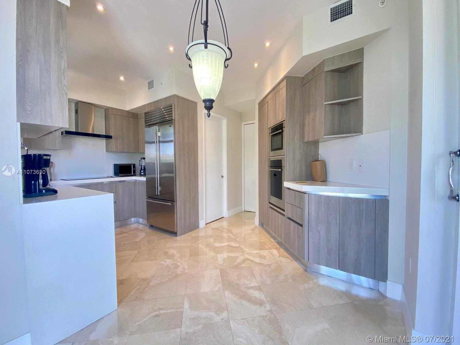 Small Image of 737 CRANDON BLVD #402, Key Biscayne Number 5