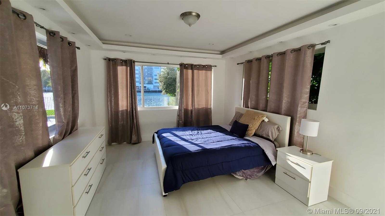 Small Image of 9472 BAY DR #na, Surfside Number 16