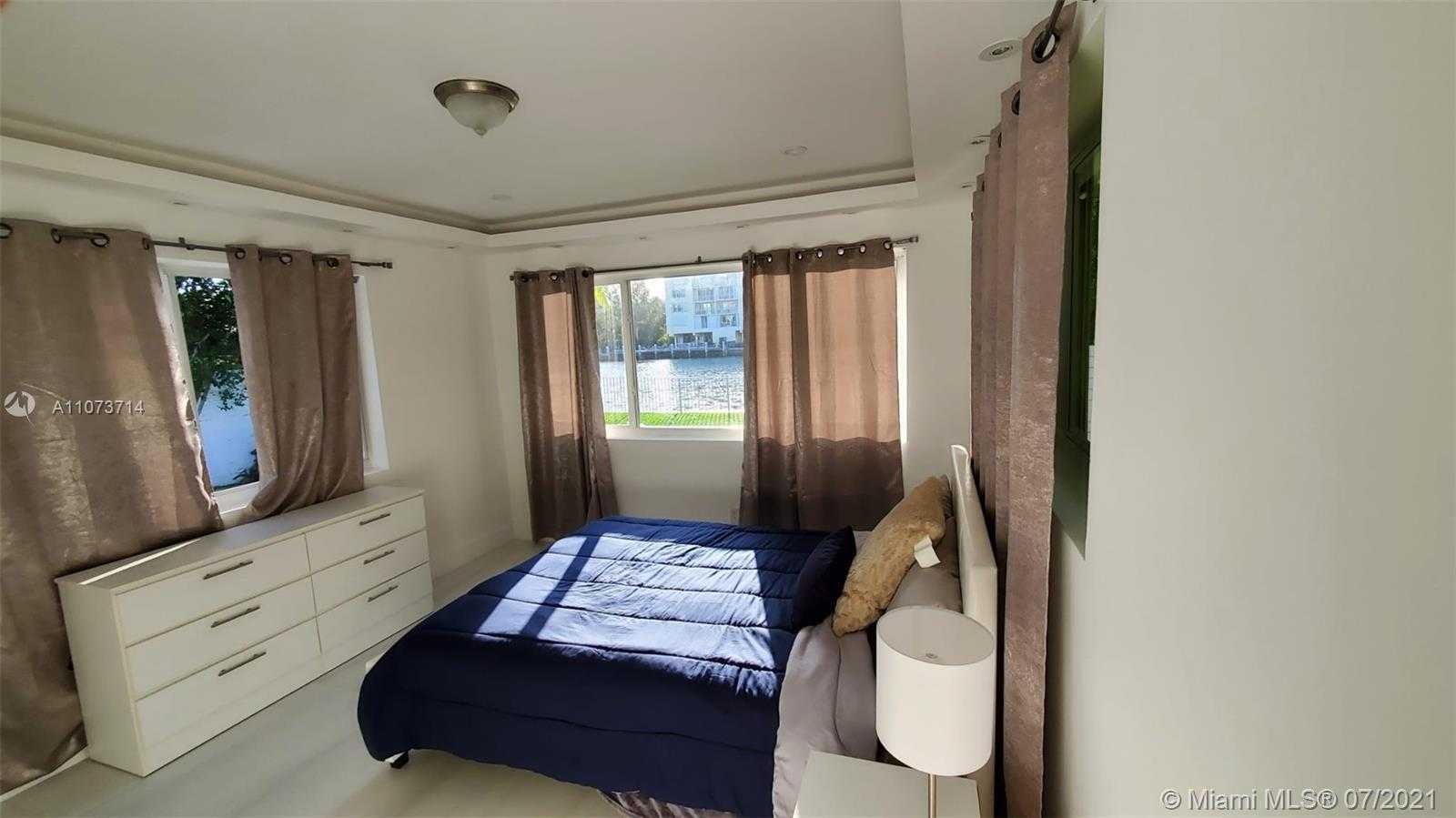 Small Image of 9472 BAY DR #na, Surfside Number 17