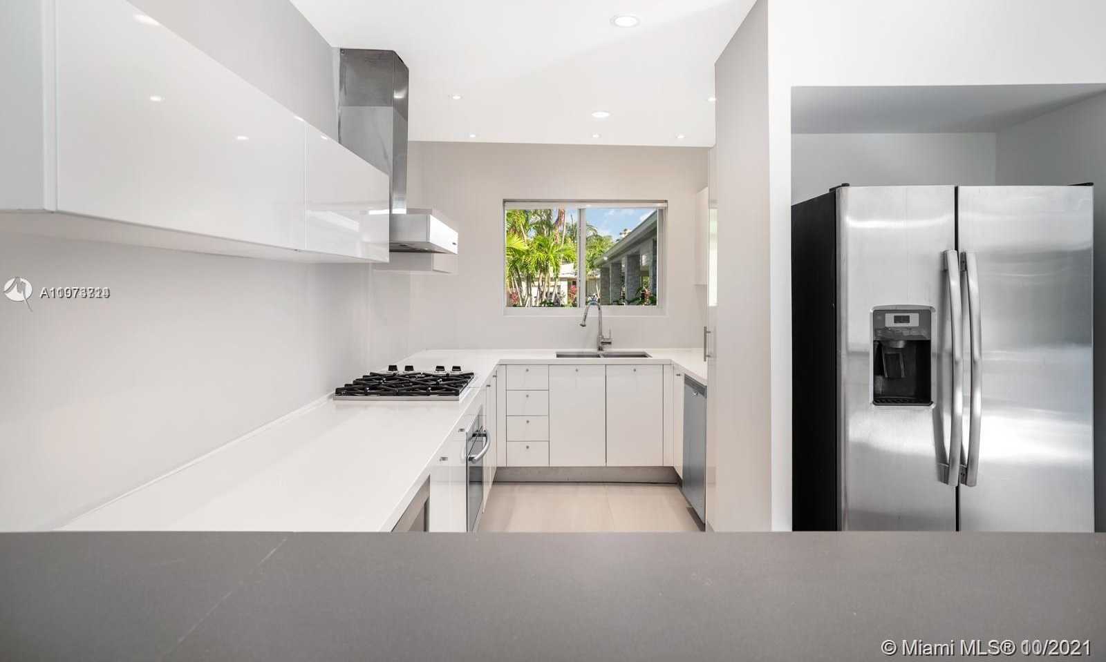 Small Image of 9472 BAY DR #na, Surfside Number 7