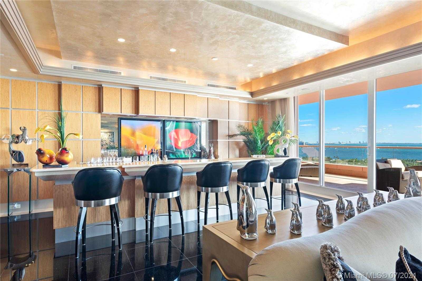 Small Image of 60 EDGEWATER DR #TS-E, Coral Gables Number 12