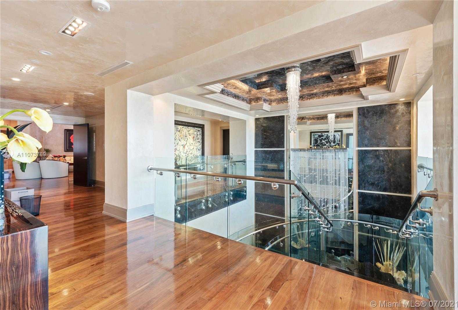 Small Image of 60 EDGEWATER DR #TS-E, Coral Gables Number 17