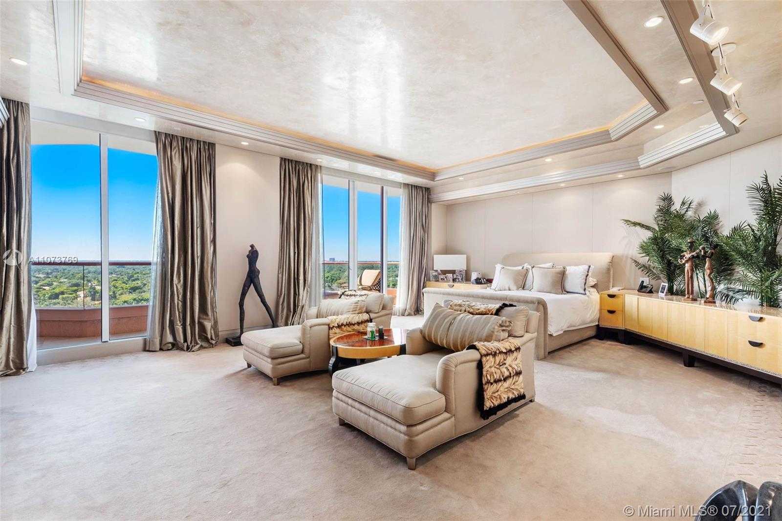 Small Image of 60 EDGEWATER DR #TS-E, Coral Gables Number 19